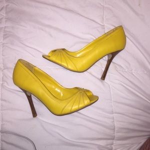 Yellow peep toe heels