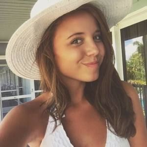 Meet your Posher, Briana