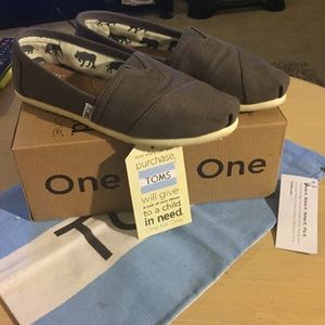 Only wore it two times.  Like brand new.