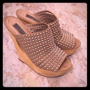 Nude wooden heel wedge