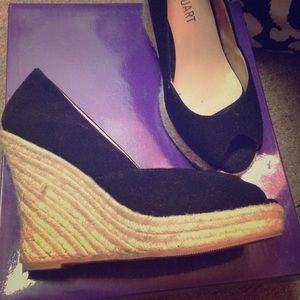 Black Wedges