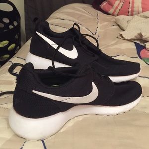 Brand new Nike Roshes