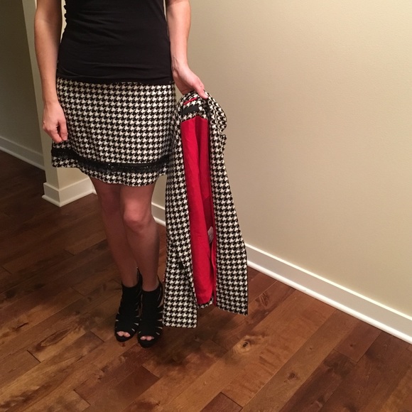 🍀HP🍀 %100 wool Network skirt. - Picture 4 of 4