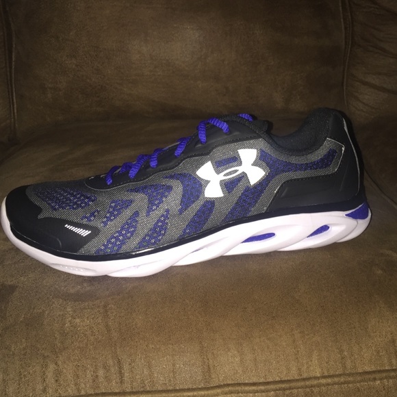 New men's underarmour shoes