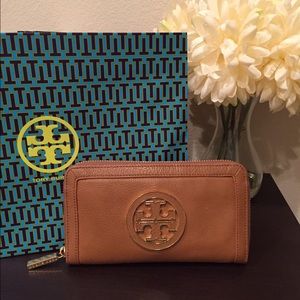Tory Burch Wallet in Cognac