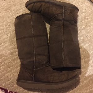 Dark brown tall uggs!