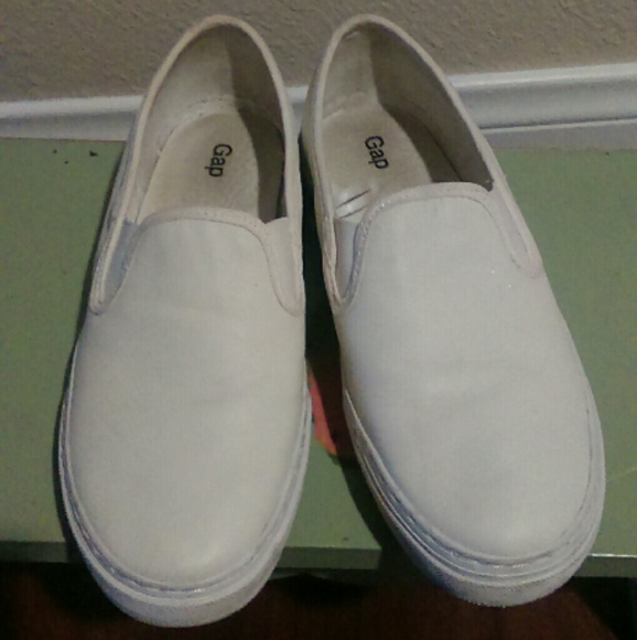 Gap white leather slip on sneakers