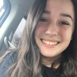 Meet your Posher, Stacy