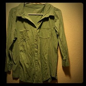 Light green, quarter sleeve shirt