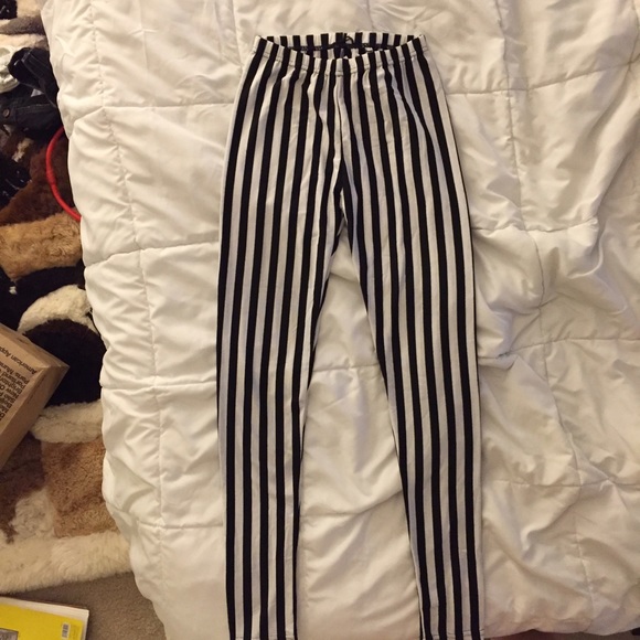 Striped leggings