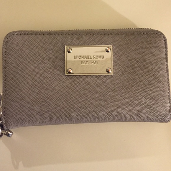 Micheal Kors Wristlet