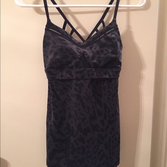 Lululemon just breathe black/gray print tank