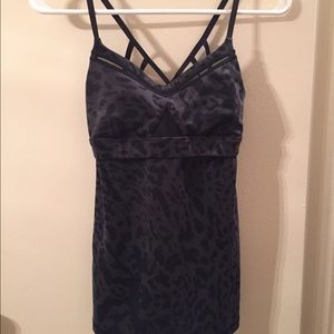 Lululemon just breathe black/gray print tank