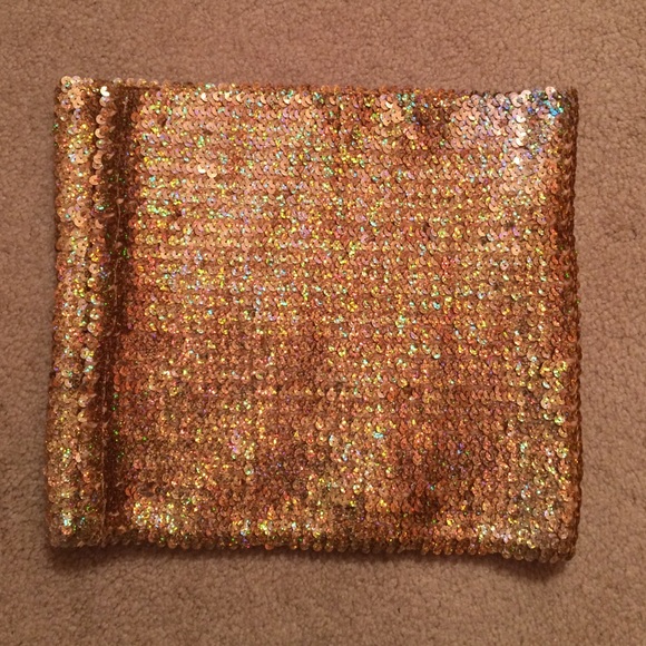 Gold sequin pencil skirt