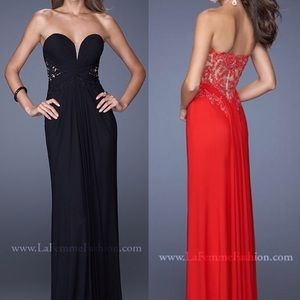 Black La Femme style #19889 size 6 prom dress