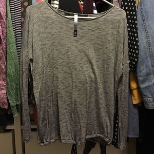 3/4 sleeve black striped Kensie top