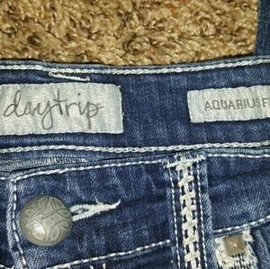 Daytrip (from Buckle) 32r jeans
