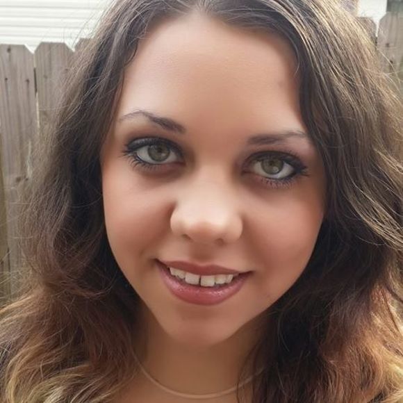 Meet your Posher, Demi