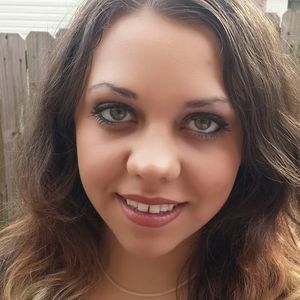 Meet your Posher, Demi