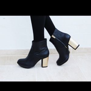 Sold🔴🔴🔴🔴🔴🔴🔴🔴Steve Madden Boots