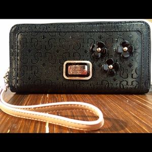 Guess Large Zip Around Clutch Britton SLG.