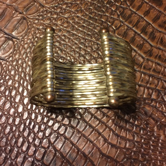 ZGallerie Silver distressed wire cuff bracelet - Picture 3 of 6