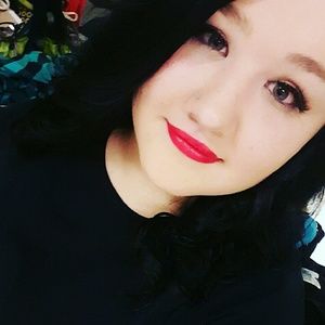 Meet your Posher, Breanna