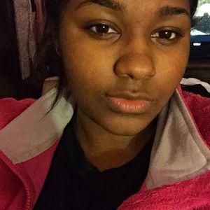 Meet your Posher, Elise