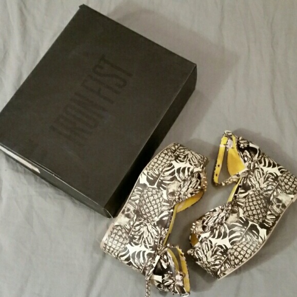 Pineapple Express Flatform Sandals