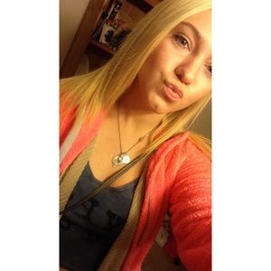 Meet your Posher, Lauren