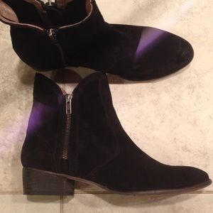Black Seychelles Lucky Penny Bootie Size 9.5