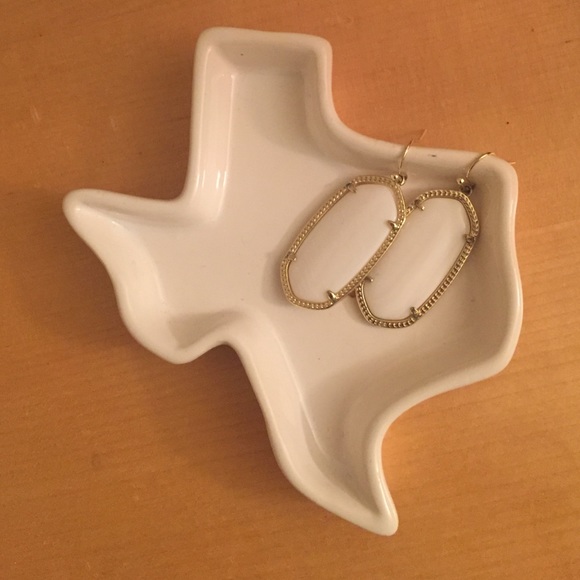 Kendra Scott white Elle earrings