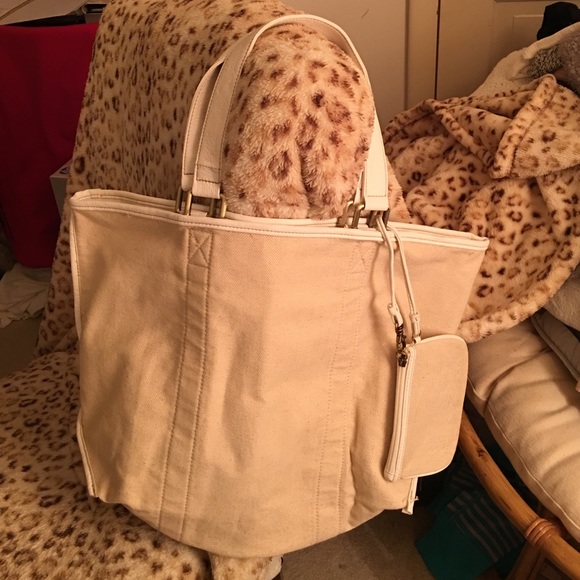 Reversible Faux Leather and shimmer tote - Picture 2 of 4