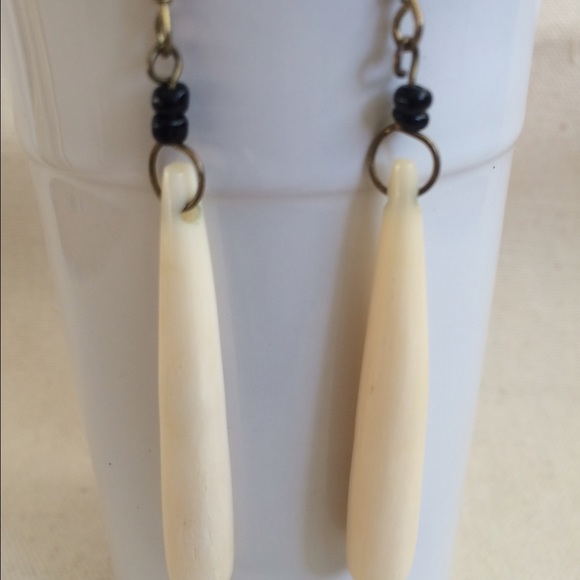 Ivory Earring - Picture 2 of 2