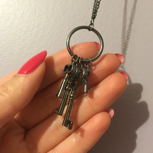 Key ring necklace - Picture 2 of 3
