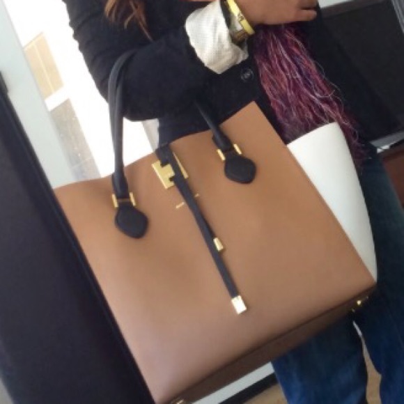 SOLD on EBAY‼️ Michael Kors Large Miranda Tote - Picture 3 of 4