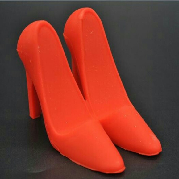 Shoes Phone Stand - Picture 2 of 4