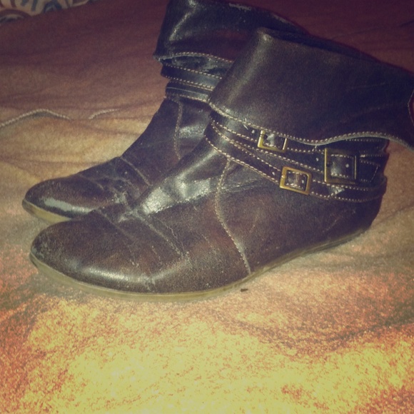 Vintaged boots