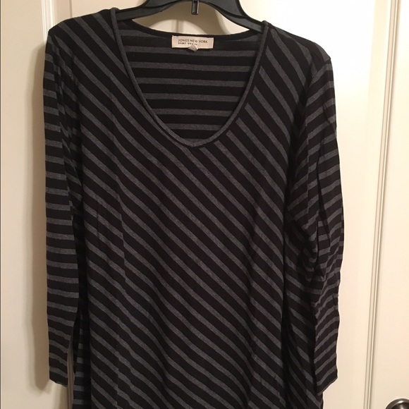 Black/gray striped tunic