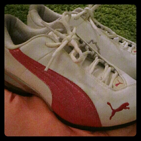 Pink puma shoes new