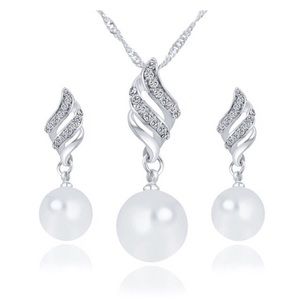 Faux pearl necklace and earrings set