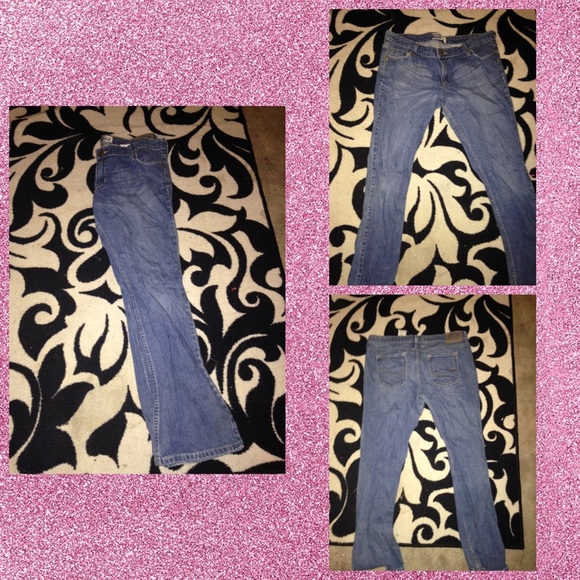 Levi's Bootcut Jeans
