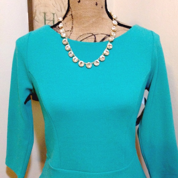[ BOGO 50% ] Ann Taylor Petite Peplum Top