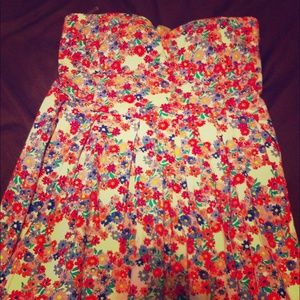 Cute flowery tube top/dress