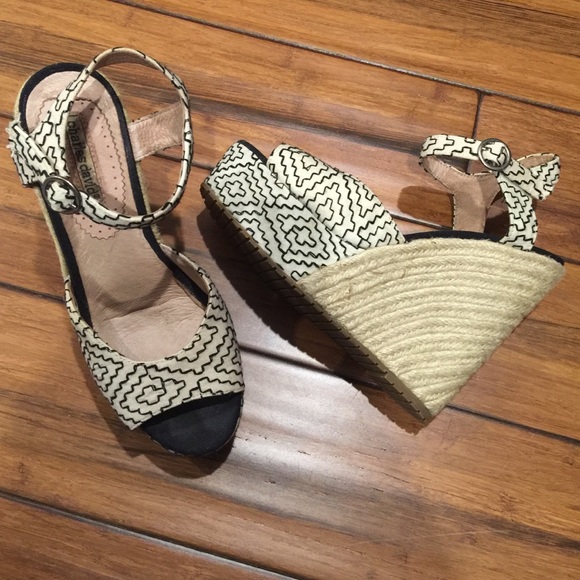 Charles David Baja Wedge