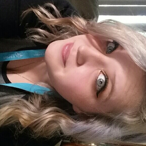 Meet your Posher, Cassie