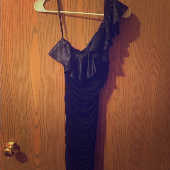 One strap body tight dress