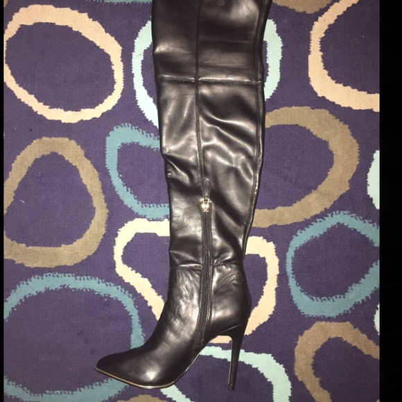 Guess over-the-knee boots size 8.5 - Picture 2 of 4