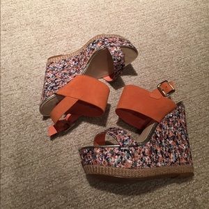 Super cute spring Betsey Johnson wedges