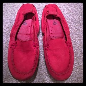 Super chic Red suede slip on's Hush puppies